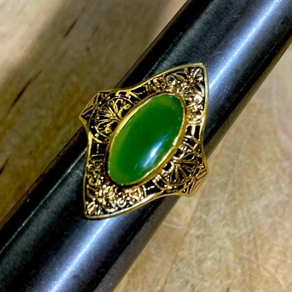 Seta Vintage long oval cabochon jade antiqued gold filigree ring sz 9